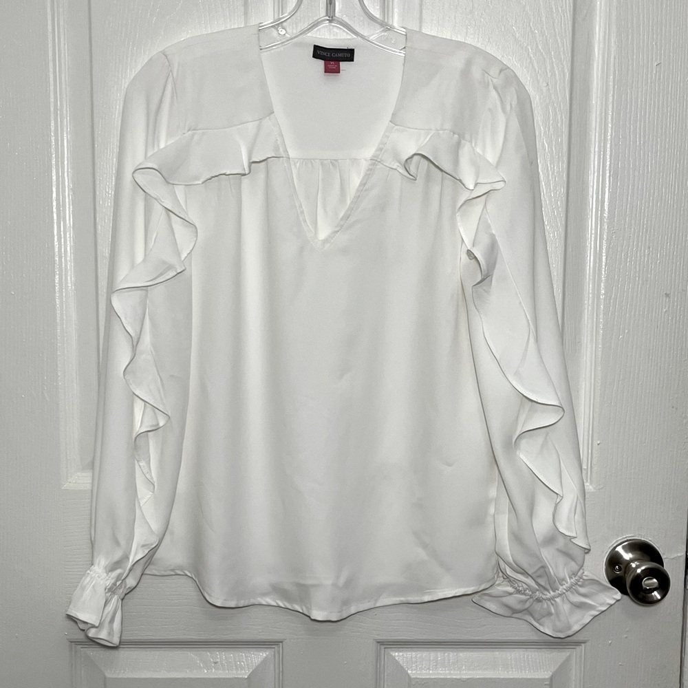 VINCE CAMUTO White Ruffled V-Neck Top | size XS